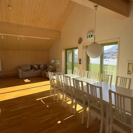 Russkiy Dom * Longyearbyen